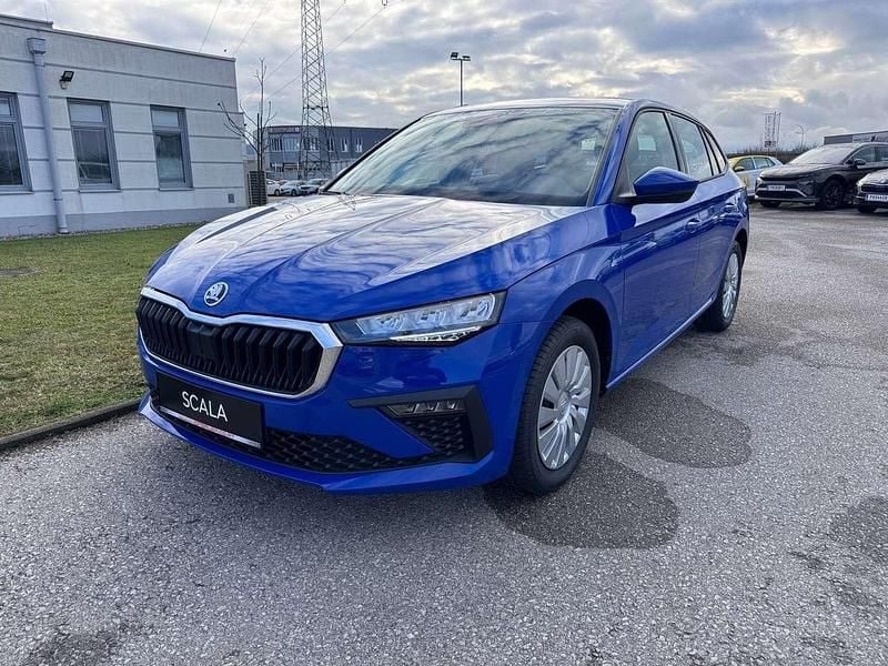 Neu Skoda Scala Essence 95 PS (69 kW) 2025 Mittelblau  normal Kleinwagen