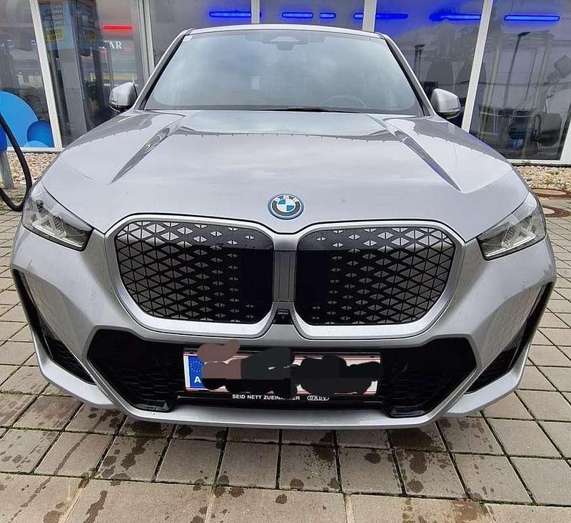 Gebraucht 2024 BMW iX1 SUV | € 46.900 (Fairer Preis) - Bild 1/4