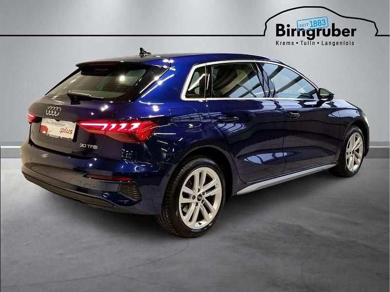 Gebraucht Audi A3 Ambiente 110 PS (80 kW) 2023 Mittelblau  metallic Limousine