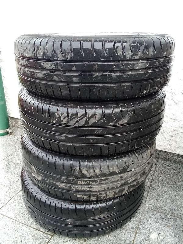 Gebraucht Toyota Yaris Plus 101 PS (74 kW) 2011 Rot Kleinwagen