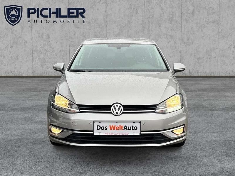 Gebraucht VW Golf VII 90 PS (66 kW) 2018 Silber Limousine