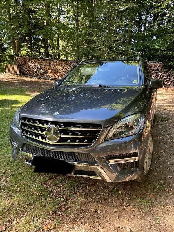 Gebraucht 2014 Mercedes ML350 Edition SUV | € 19.990 (Teuer) - Bild 1/4