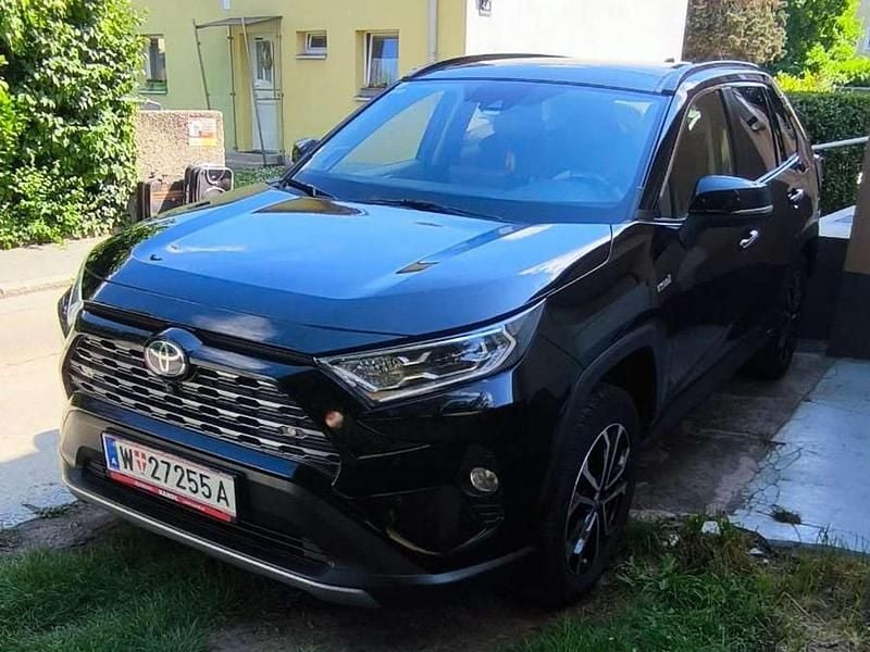 Gebraucht Toyota RAV4 Hybrid 178 PS (130 kW) 2019 Schwarz SUV