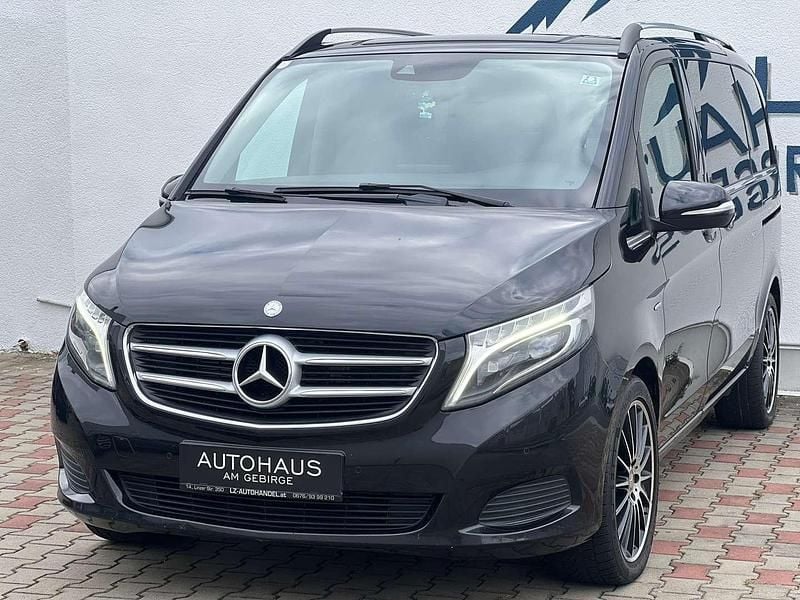 Schwarz Gebraucht 2015 Mercedes 250 Avantgarde Kombi | € 28.000 - Bild 1/4