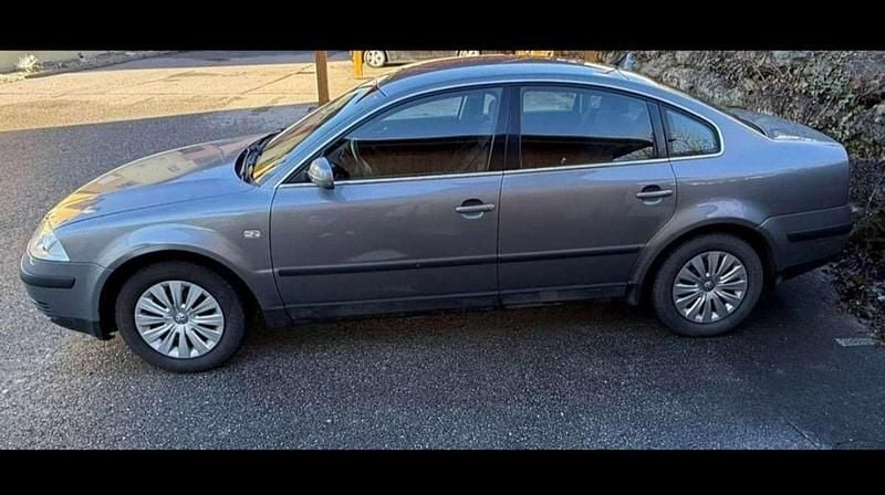 Gebraucht VW Passat 101 PS (74 kW) 2001 Limousine