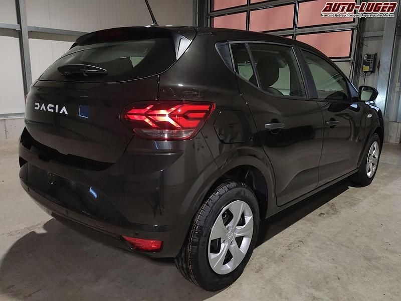 Neu Dacia Sandero Essentiel 2025 Nacreschwarz metallic Kleinwagen