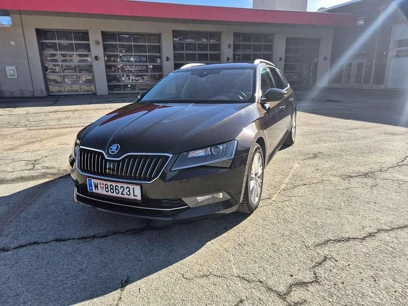 Gebraucht Skoda Superb Style 150 PS (110 kW) 2016 Braun Kombi