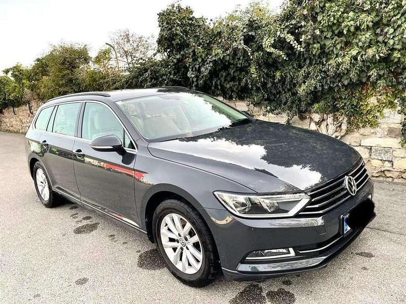 Gebraucht VW Passat 150 PS (110 kW) 2018 Grau Kombi