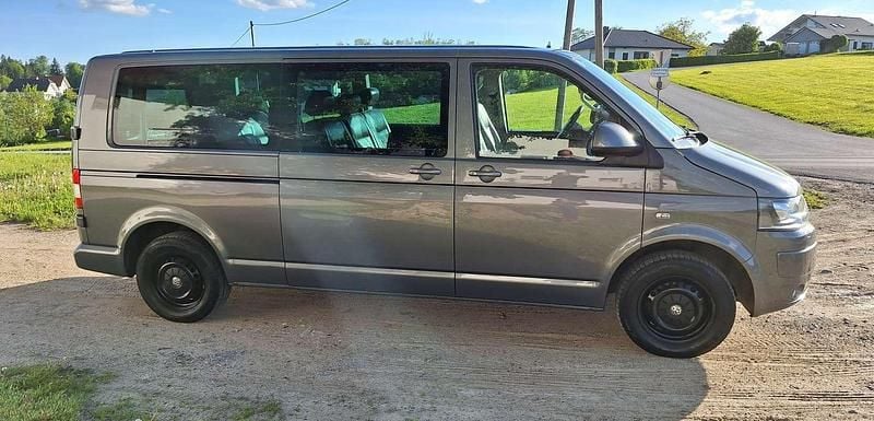 Gebraucht VW T5 Comfortline 140 PS (102 kW) 2014 Grau Van