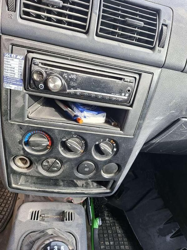 Gebraucht Ford Tourneo 90 PS (66 kW) 2009 Kombi