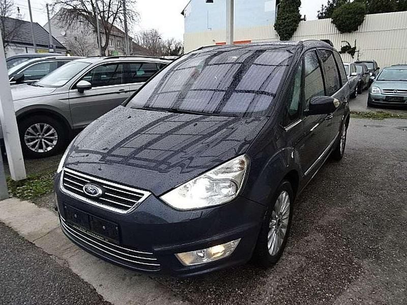 Grau Gebraucht 2014 Ford Galaxy Titanium Van / Kleinbus | € 9.990 (Etwas zu teuer) - Bild 1/4