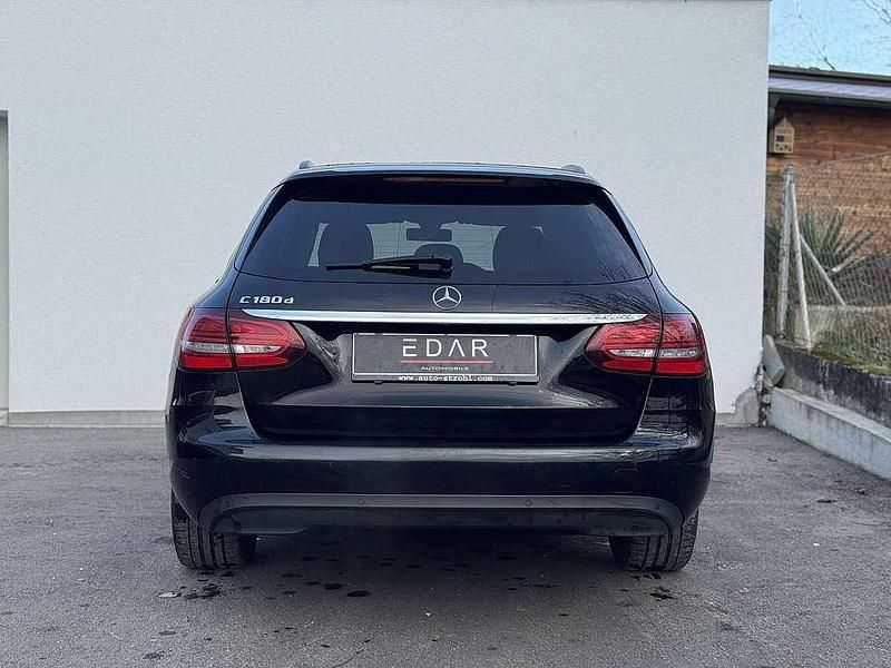 Gebraucht Mercedes C180 122 PS (89 kW) 2018 Schwarz Kombi