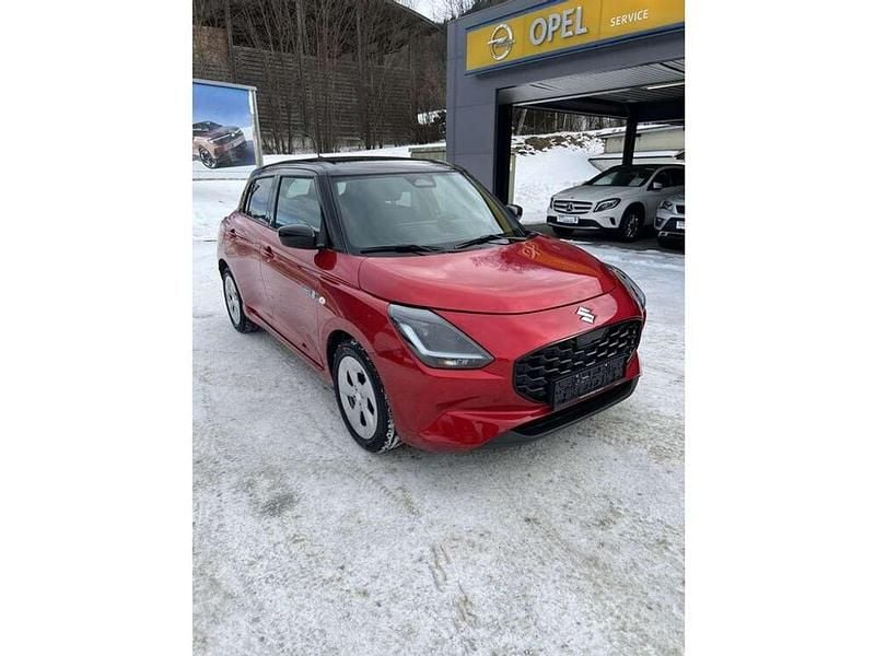 Gebraucht Suzuki Swift 82 PS (60 kW) 2025 Rot Kleinwagen