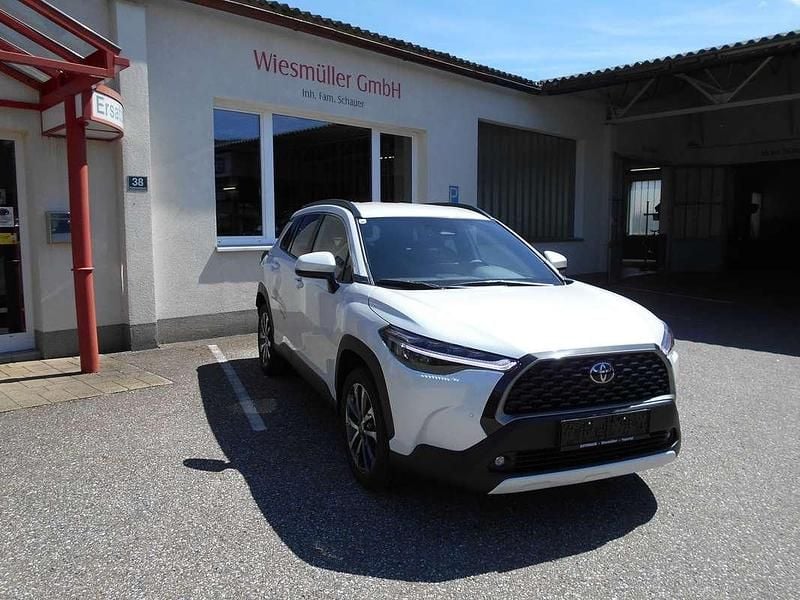 Gebraucht Toyota Corolla Cross Active 152 PS (111 kW) 2024 Weiß SUV