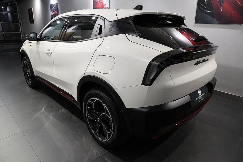 Neu Alfa Romeo Junior Edizione Speciale 114 kW (156 PS) 2025 Weiß SUV