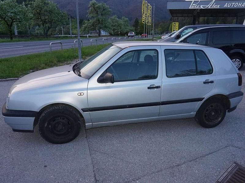 Gebraucht VW Golf III 64 PS (47 kW) 1997 Silber Limousine