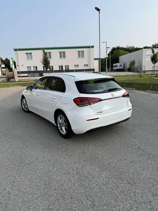 Gebraucht Mercedes A180 136 PS (100 kW) 2019 Limousine