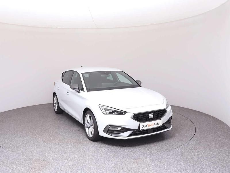 Neu Seat Leon FR 116 PS (85 kW) 2025 Weiß Limousine