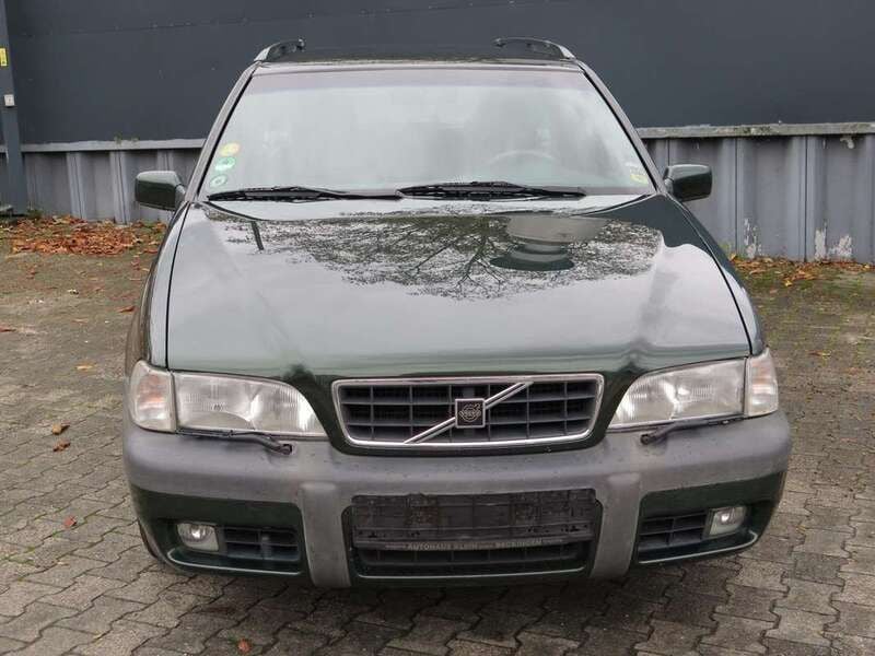 Grün Gebraucht 1998 Volvo V70 Kombi | € 8.999 - Bild 1/4