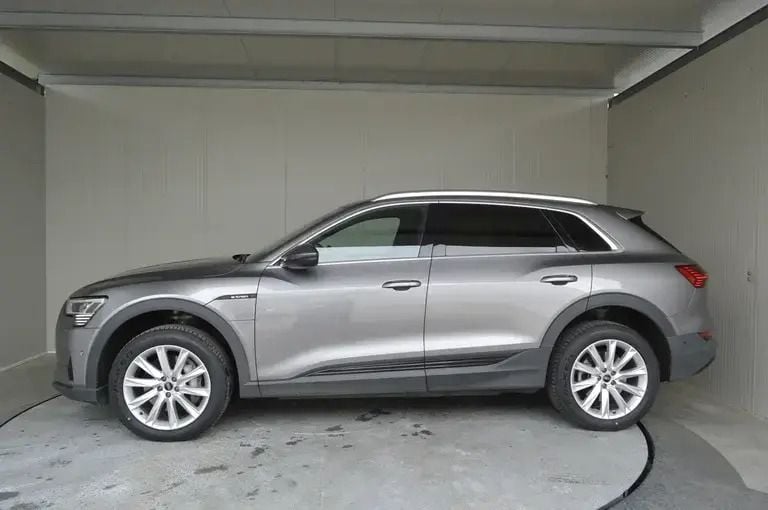 Gebraucht Audi e-tron Business 230 kW (313 PS) 2021 Mittelgrau  metallic SUV