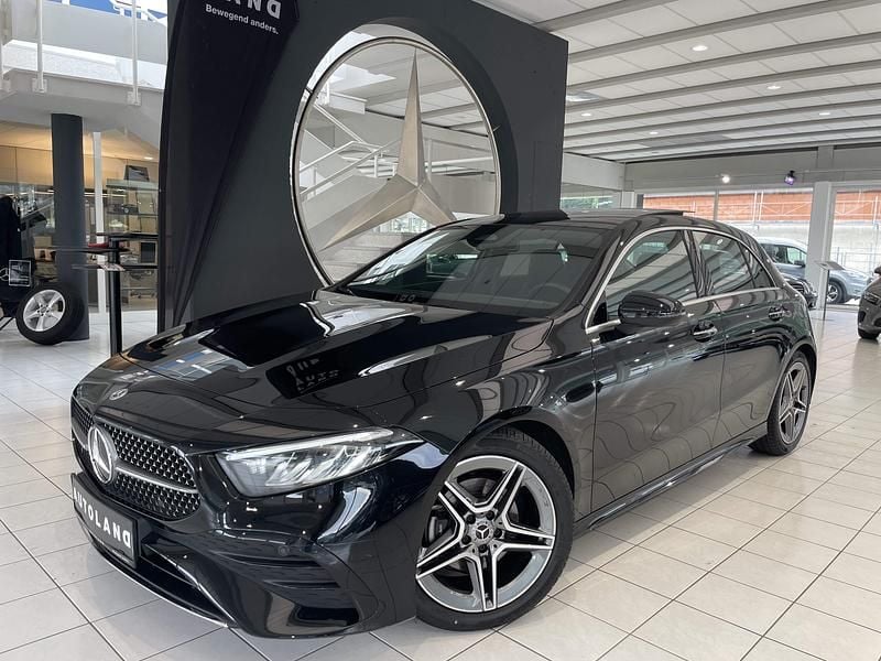 Gebraucht Mercedes A200 AMG line 163 PS (119 kW) 2024 Schwarz Limousine