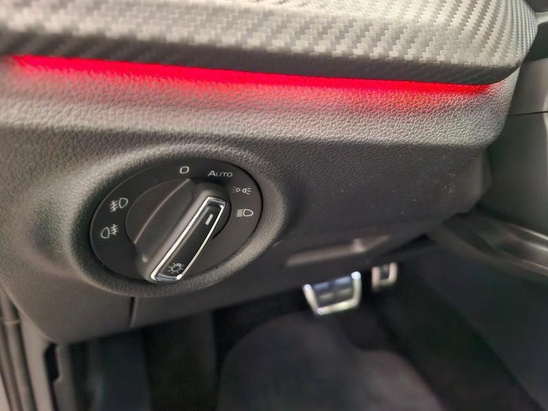 Neu Skoda Scala Monte Carlo 115 PS (84 kW) 2026 Schwarz  metallicperleffektno Kleinwagen