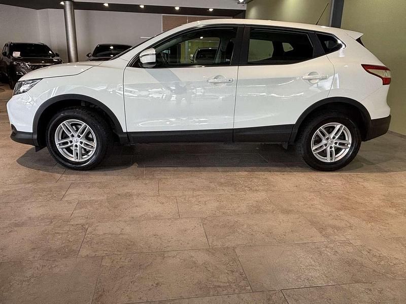 Gebraucht Nissan Qashqai Visia 110 PS (80 kW) 2015 Weiß SUV