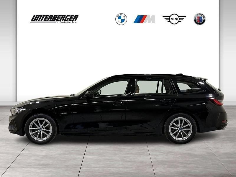 Gebraucht BMW 320e 204 PS (150 kW) 2023 Schwarz Kombi