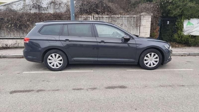 Gebraucht VW Passat Trendline 120 PS (88 kW) 2015 Grau Kombi