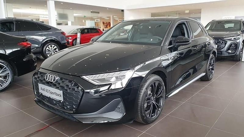 Schwarz metallicperleffektno Neu 2025 Audi A3 Sportback e-tron Ambiente Kleinwagen | € 42.950 - Bild 1/4