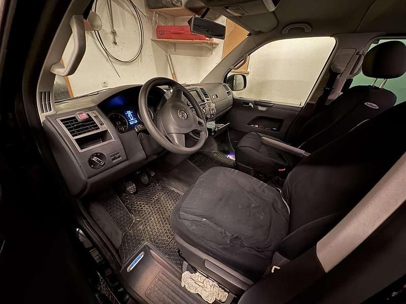 Gebraucht VW Multivan Startline 140 PS (102 kW) 2012 Schwarz Van