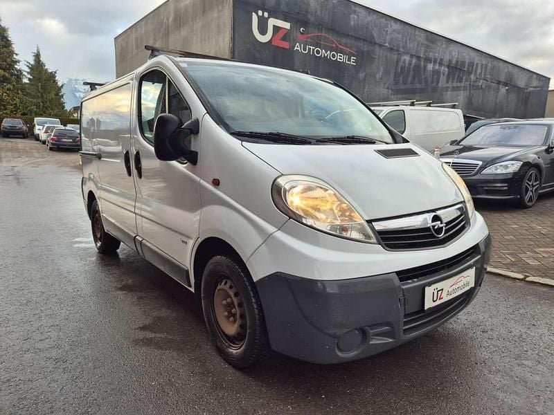 Gebraucht Opel Vivaro 114 PS (83 kW) 2011 Weiß Van / Kleinbus