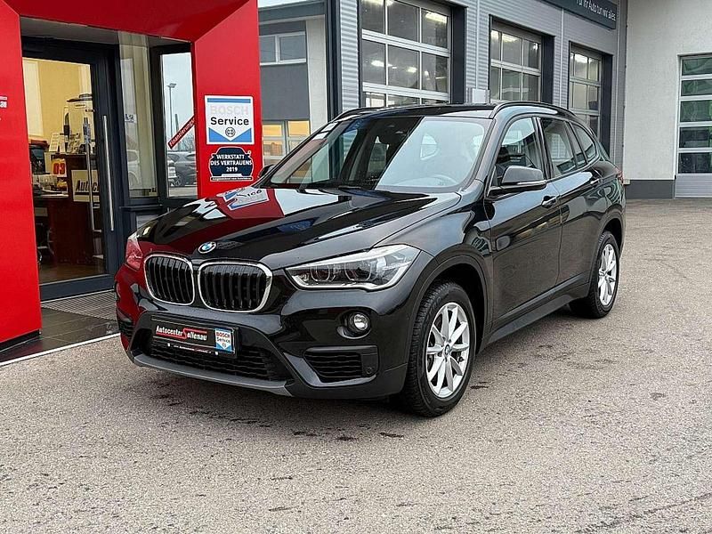 Schwarz Gebraucht 2018 BMW X1 Advantage SUV | € 22.900 (Fairer Preis) - Bild 1/4