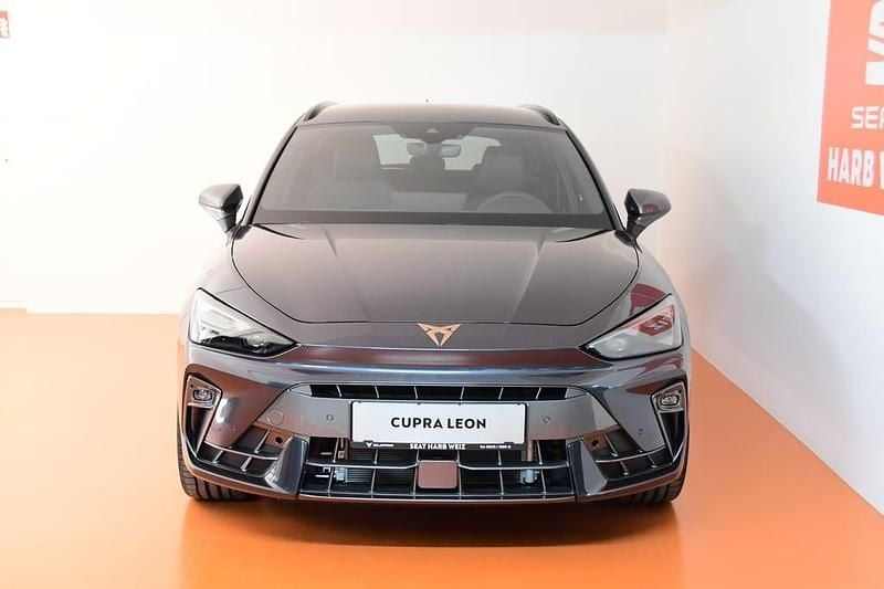 Gebraucht Cupra Leon 150 PS (110 kW) 2024 Dunkelgrau  metallicperleffekt Kombi