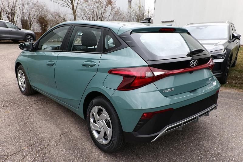 Neu Hyundai i20 Select 90 PS (66 kW) 2025 Grün Kleinwagen