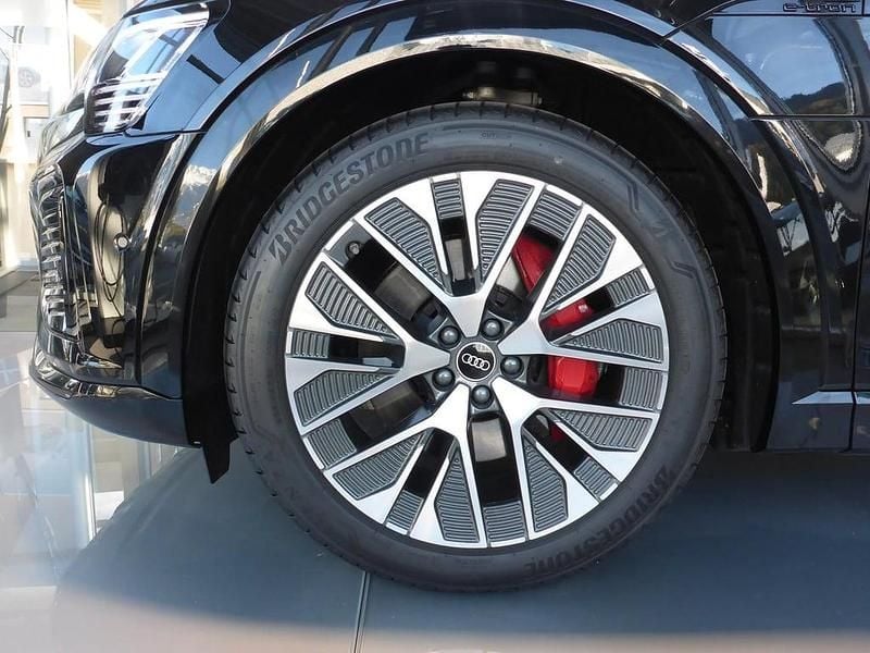 Gebraucht Audi Q8 e-tron S-Line 300 kW (408 PS) 2024 Schwarz  metallicperleffektno SUV
