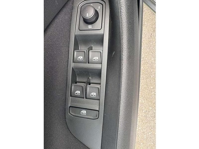 Gebraucht Skoda Scala Essence 95 PS (69 kW) 2025 Grau Kleinwagen