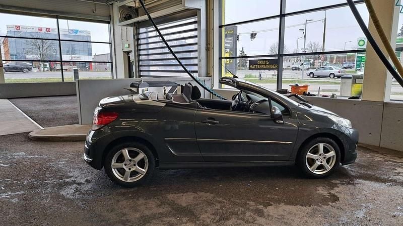 Gebraucht Peugeot 207 CC 120 PS (88 kW) 2010 Cabrio