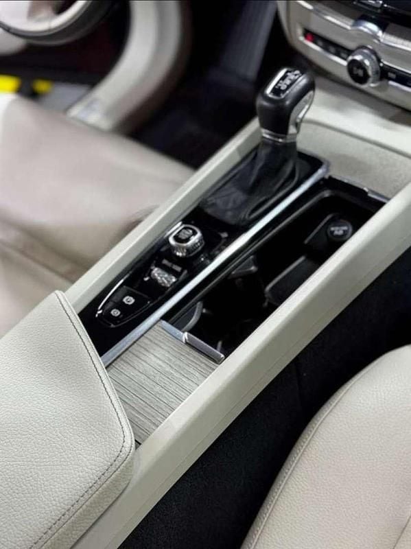 Gebraucht Volvo XC60 Inscription 190 PS (139 kW) 2017 SUV