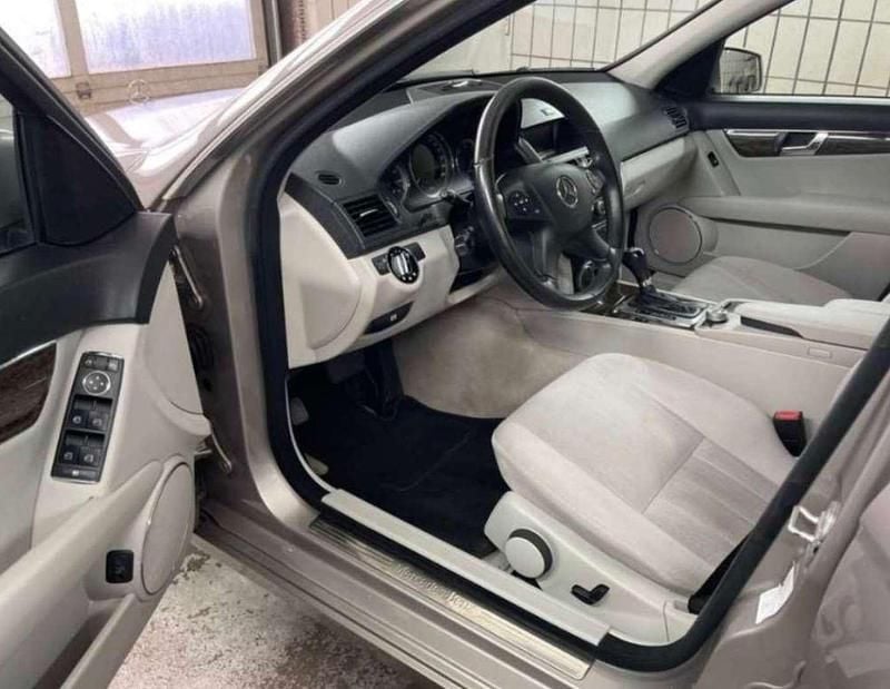 Gebraucht Mercedes C220 Elegance 170 PS (125 kW) 2008 Silber Kombi