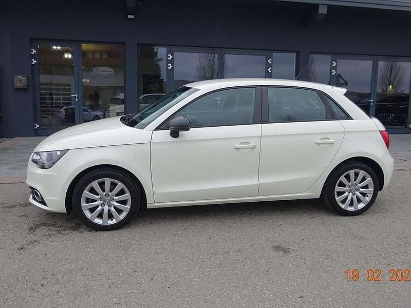 Gebraucht Audi A1 Attraction 122 PS (89 kW) 2013 Weiß Kleinwagen