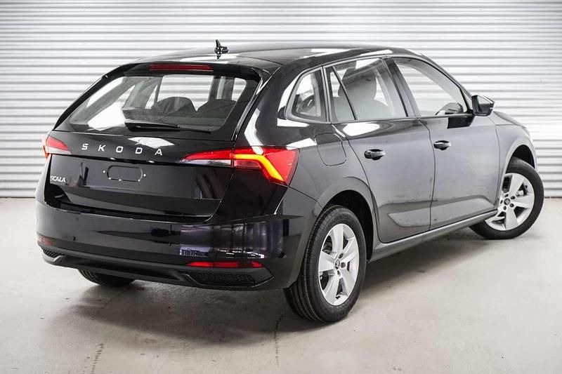 Neu Skoda Scala Selection 116 PS (85 kW) 2025 Schwarz Kleinwagen