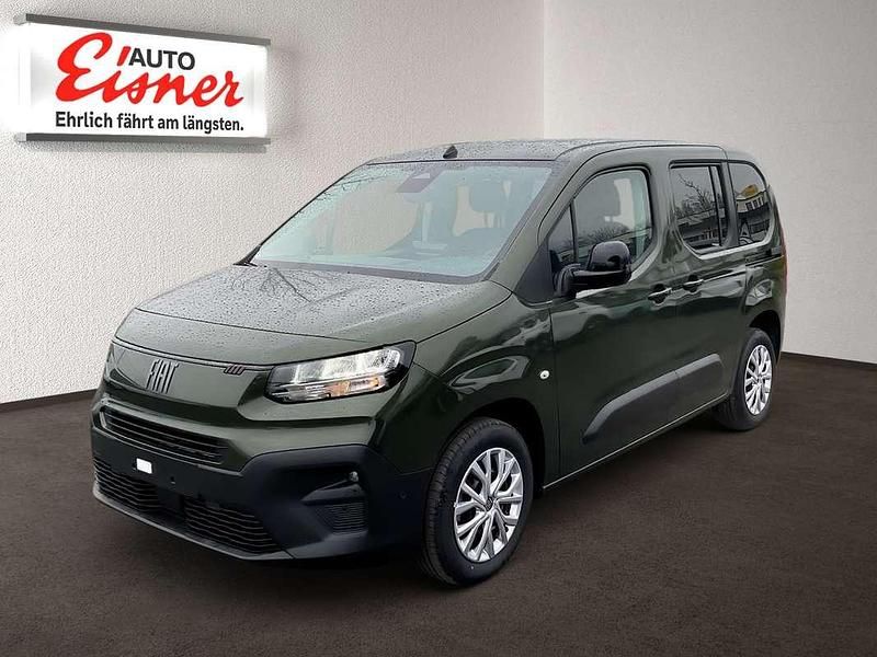 Neu Fiat Doblò 131 PS (96 kW) 2025 Grün Van / Kleinbus