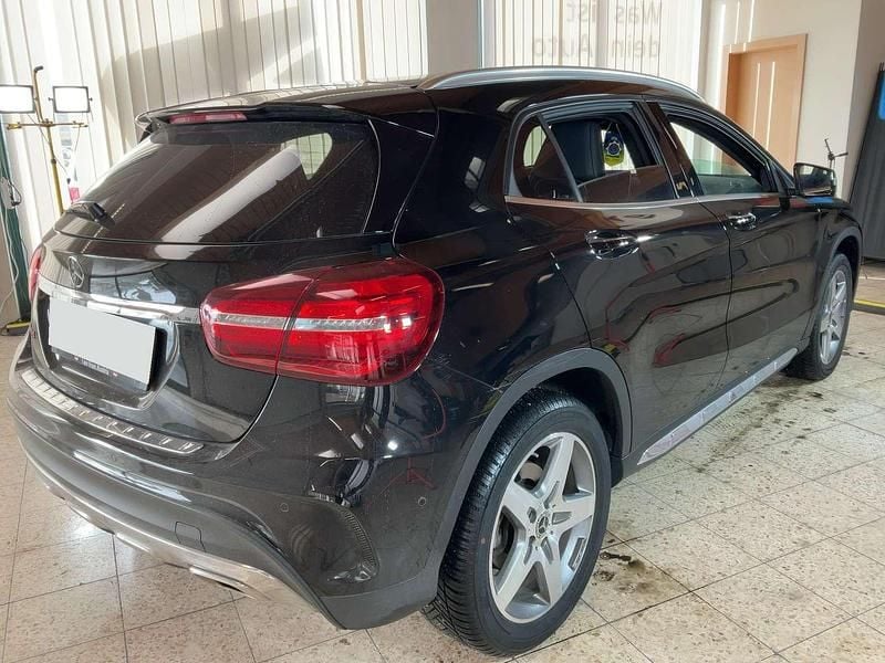 Gebraucht Mercedes GLA200 136 PS (100 kW) 2018 Schwarz SUV