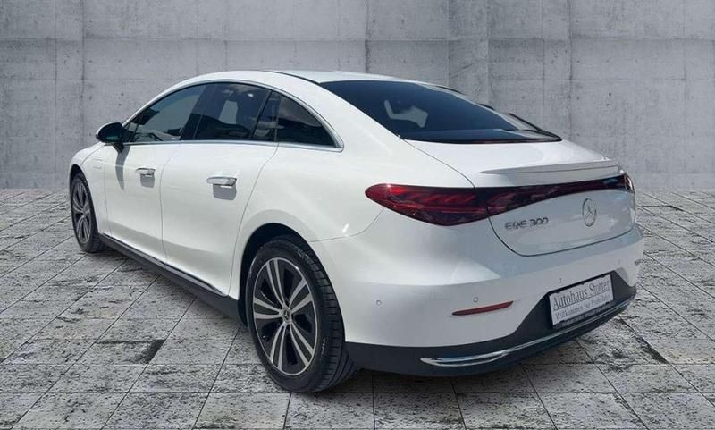Gebraucht Mercedes EQE300 180 kW (245 PS) 2022 Weiß Limousine