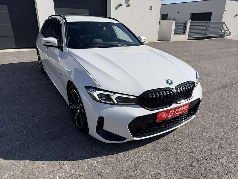 Gebraucht BMW 330 M Sport 292 PS (214 kW) 2022 Weiß Kombi