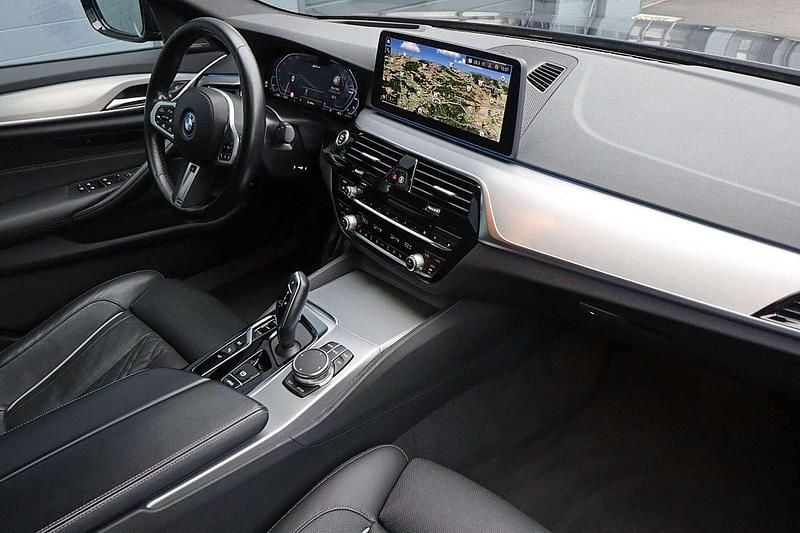 Gebraucht BMW 530e M Sport 184 PS (135 kW) 2023 Schwarz Limousine