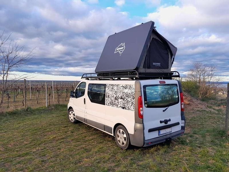 Gebraucht Renault Trafic 114 PS (83 kW) 2015 Weiß Van / Kleinbus