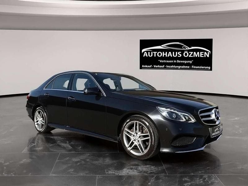Gebraucht Mercedes E220 Avantgarde 170 PS (125 kW) 2014 Schwarz Limousine