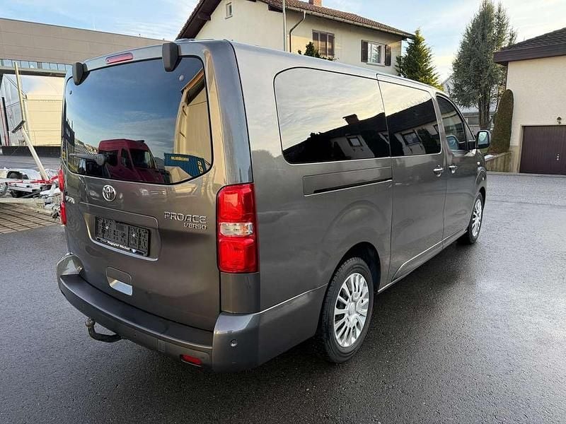 Gebraucht Toyota Proace Verso 144 PS (105 kW) 2022 Grau Kombi
